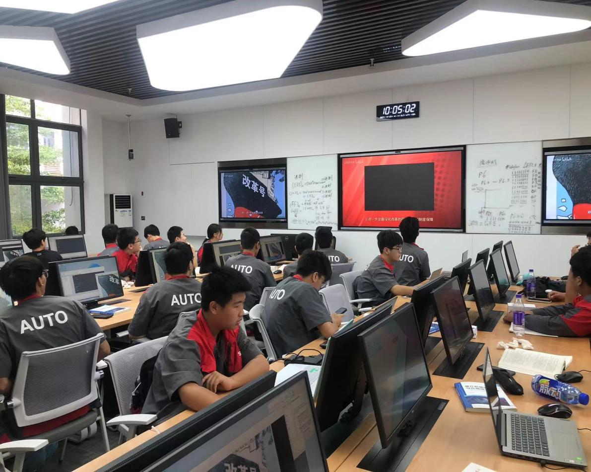 图3.23新能源G3班组织观看课前思政视频.png